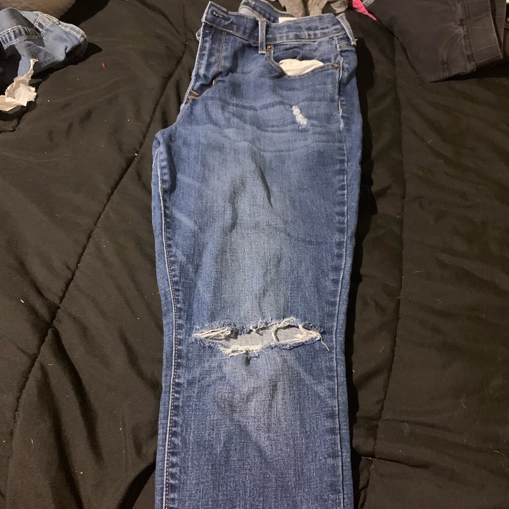 Old Navy Curvy Ripped Knee Jeans